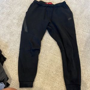 Nike tech joggers